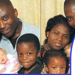The Miracle Baby : L&rsquo;histoire mystérieuse de la façon dont un couple nigérian a donné naissance à un bébé blanc (Vidéo)