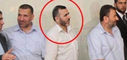 Marwan Issa, chef adjoint de la branche armée du Hamas, encerclé sur une photo diffusée sur les réseaux sociaux en 2015. La photo et sa source n'ont pas pu être vérifiées.