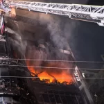BANGLADESH : Un terrible incendie dans un centre commercial de Dakha fait au moins 43 morts
